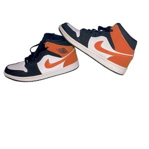Nike 2019 Jordan 1 Mid Shattered Starfish Sneakers in White Black Orange / 10